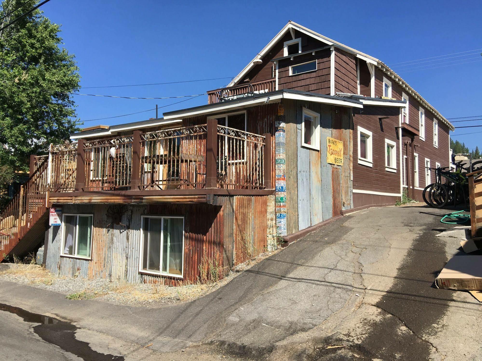 Redlight Historic Bunk Hotel And Speakeasy Траки Экстерьер фото
