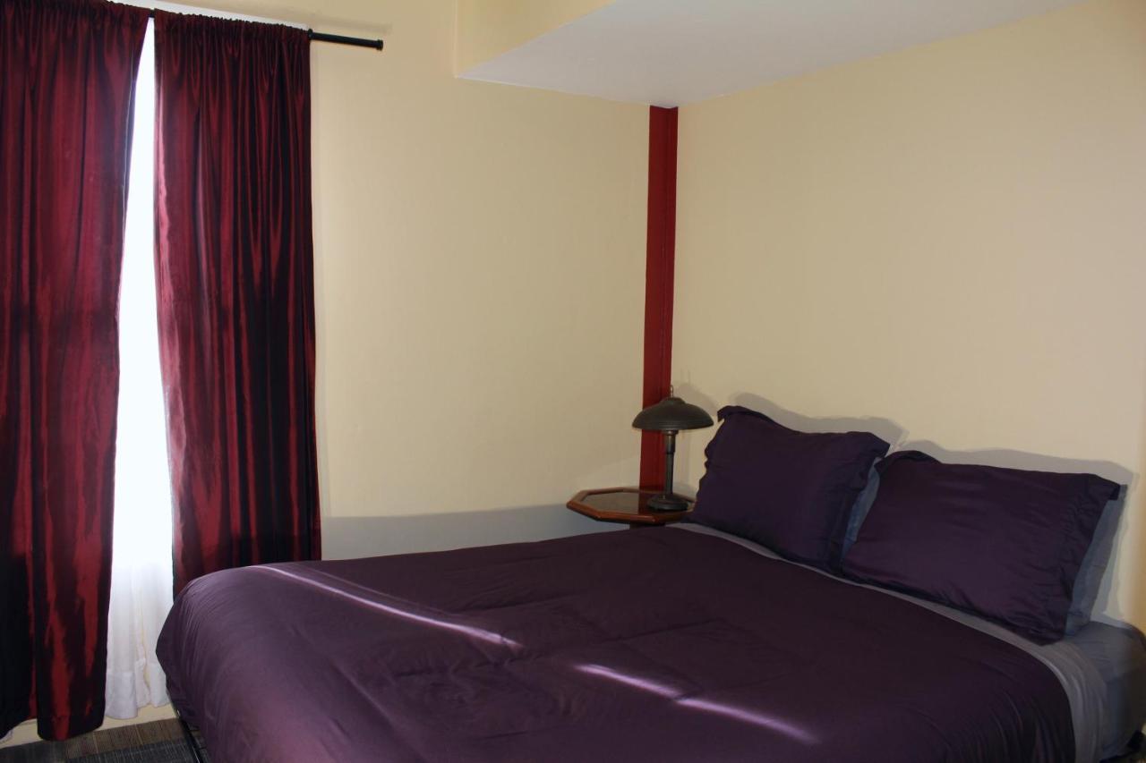 Redlight Historic Bunk Hotel And Speakeasy Траки Экстерьер фото