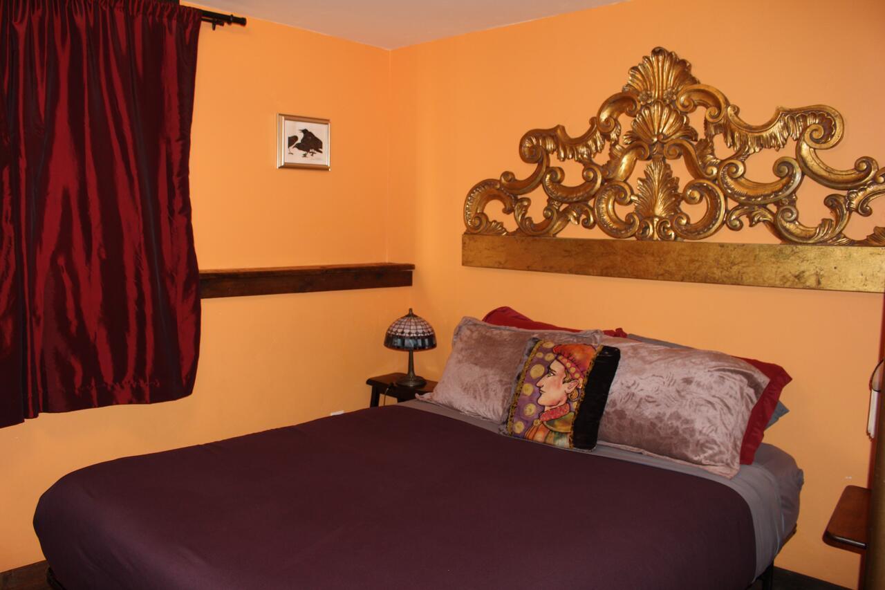 Redlight Historic Bunk Hotel And Speakeasy Траки Экстерьер фото