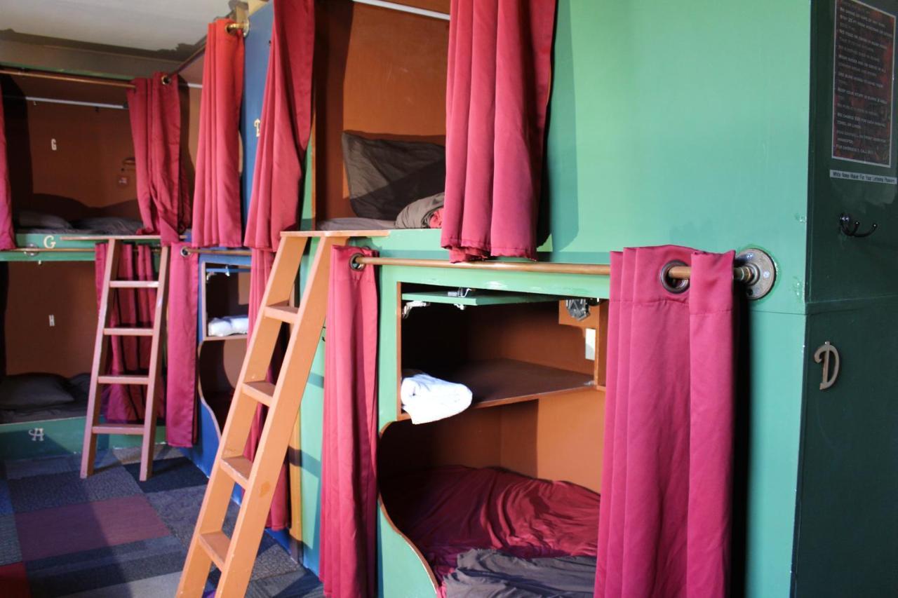 Redlight Historic Bunk Hotel And Speakeasy Траки Экстерьер фото