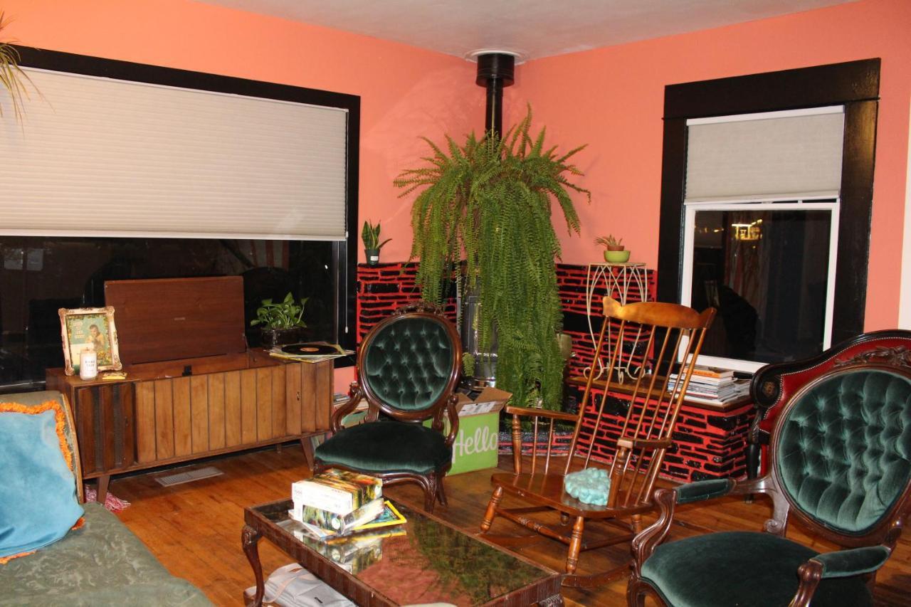 Redlight Historic Bunk Hotel And Speakeasy Траки Экстерьер фото